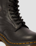 Bota 1B99 14 eyes black virginia
